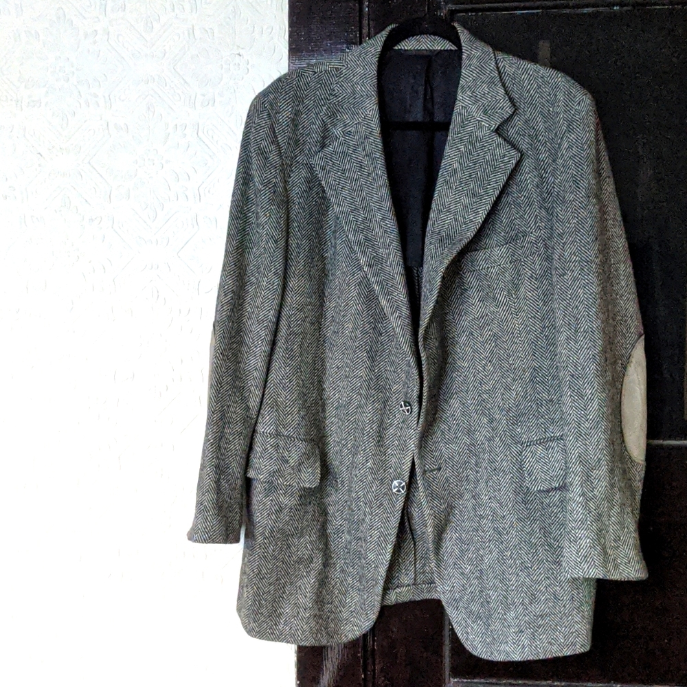 Beautiful vintage striped grey wool sport coat